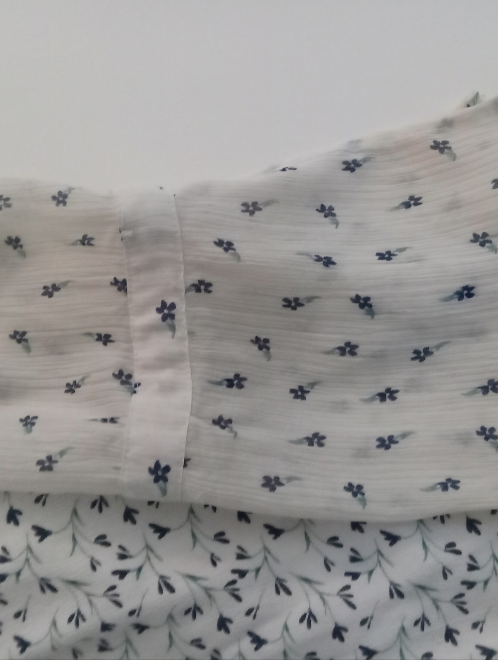 Lucky Brand WOMENS Floral Print Blouse Sheer Back And Sleeves Sz XL - Picture 6 of 6